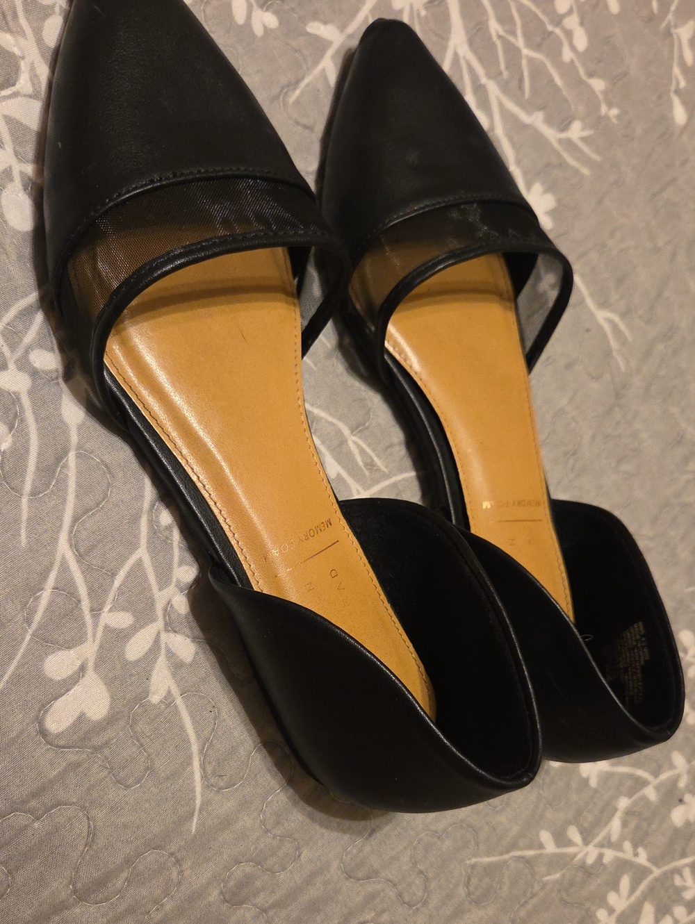 LC Lauren Conrad Black Pointed D'Orsay Flats with Tan Insole